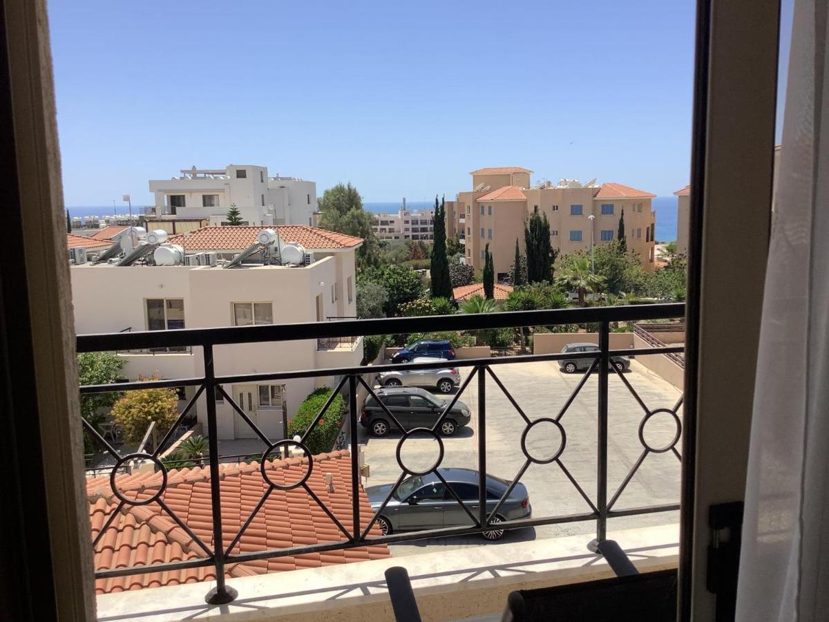 Nice Freshly Renovated Sea-View Apartment Paphos Exterior photo